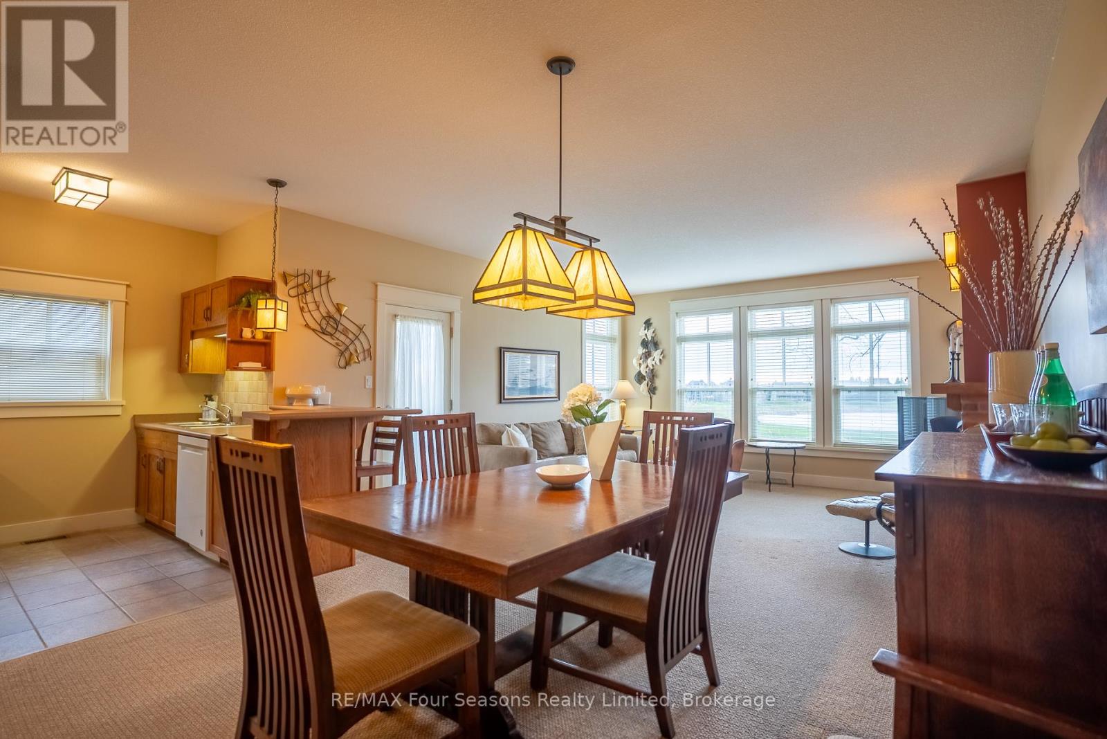 #125 125 FAIRWAY COURT - 19