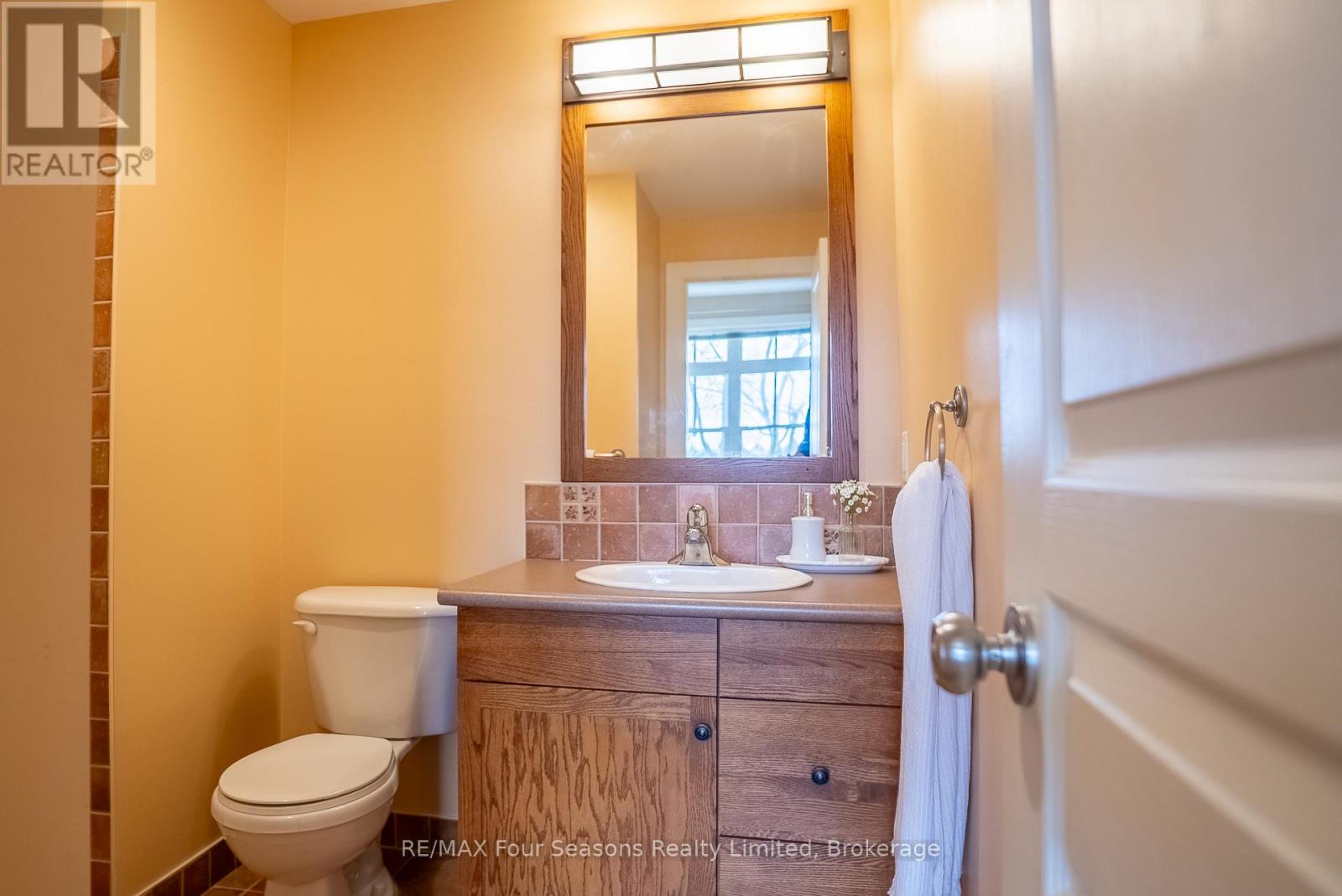 #125 125 FAIRWAY COURT - 23