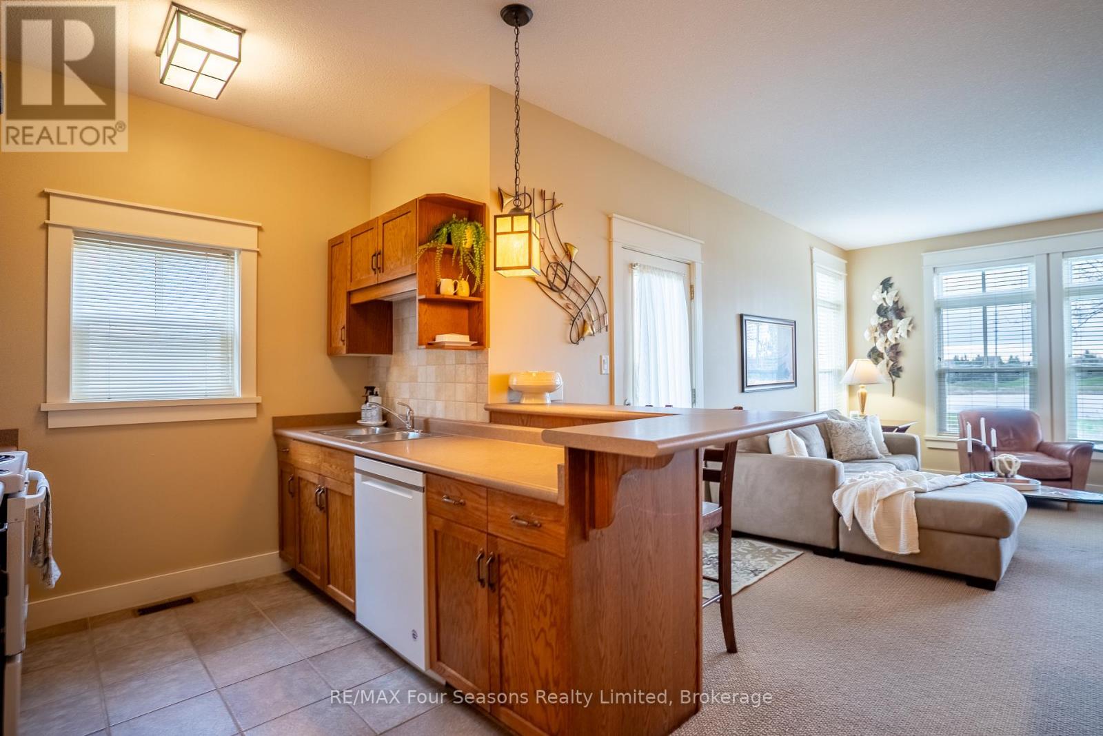 #125 125 FAIRWAY COURT - 8