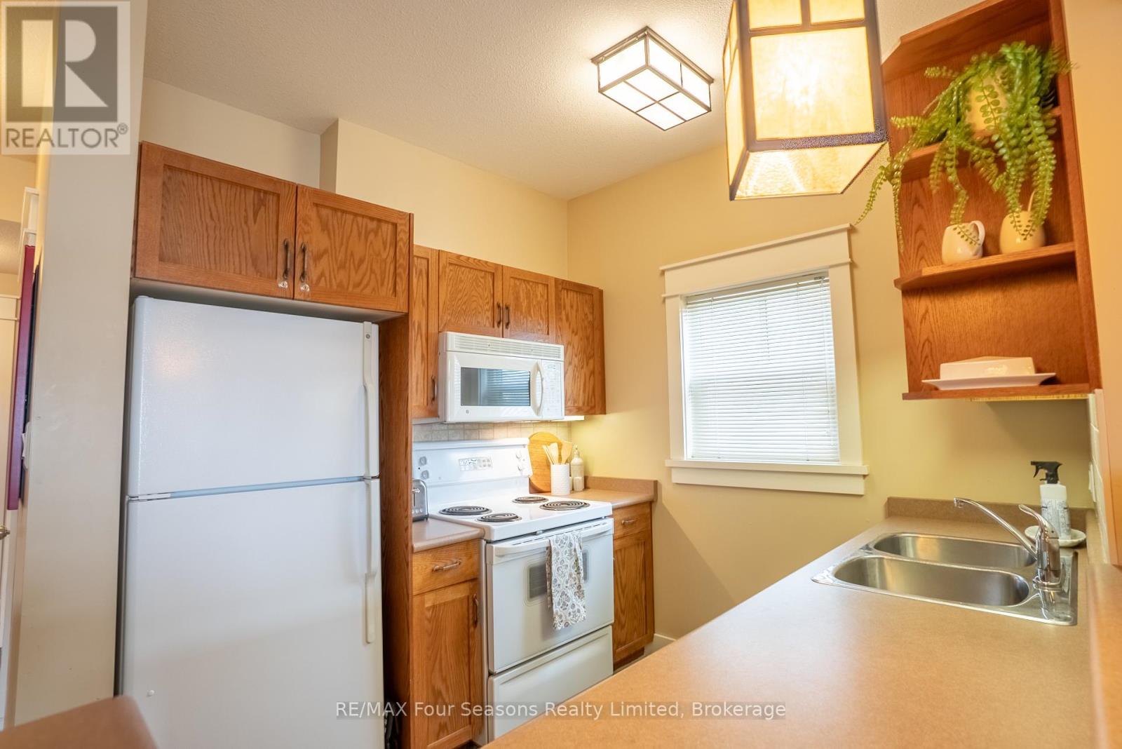 #125 125 FAIRWAY COURT - 9