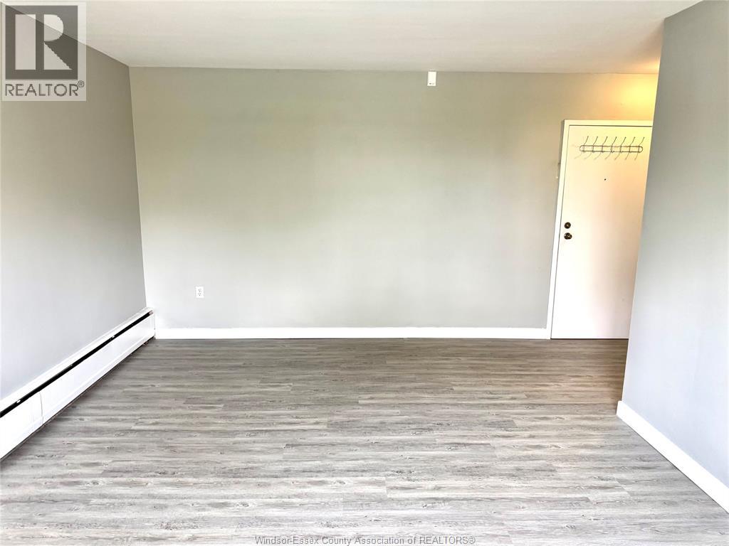 2035 UNIVERSITY AVENUE West Unit# 406, Windsor, Ontario, N9B1E1 — Photo 5
