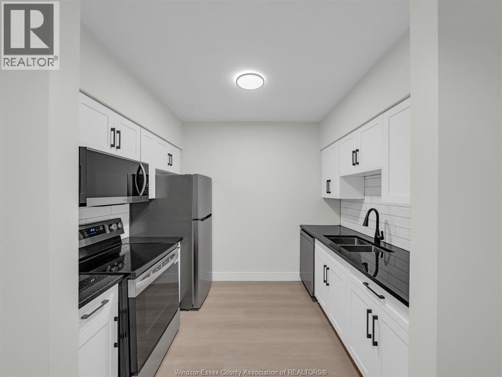 3177 Riverside DRIVE Unit# 208, Windsor, Ontario, N8Y1A5 — Photo 2