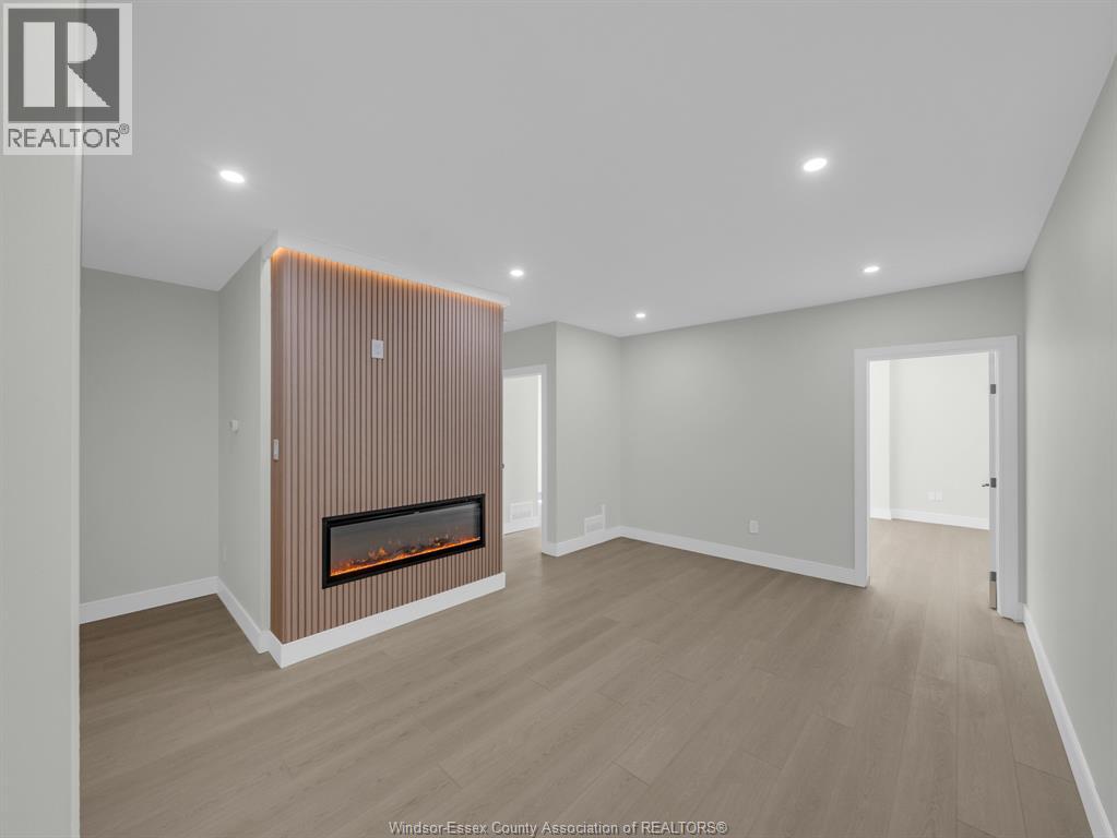 3177 Riverside DRIVE Unit# 208, Windsor, Ontario, N8Y1A5 — Photo 3
