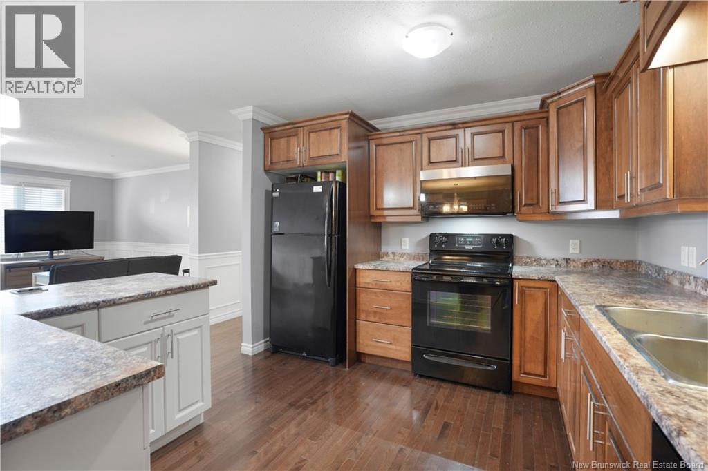 #102 155 Lian Street - 12