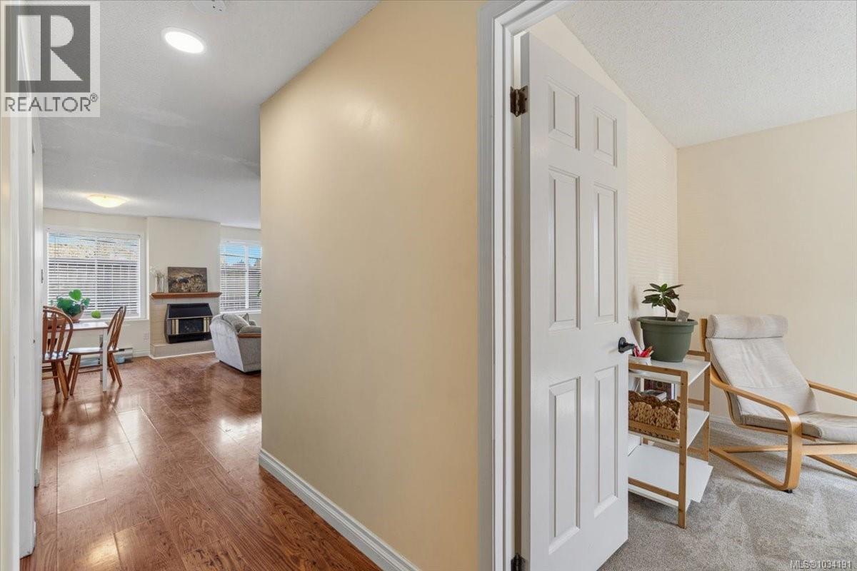 #2 3048 Ross Rd - 10