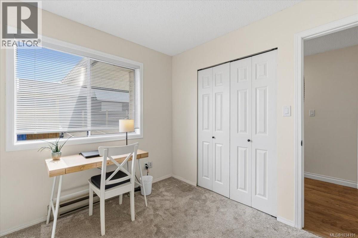 #2 3048 Ross Rd - 12