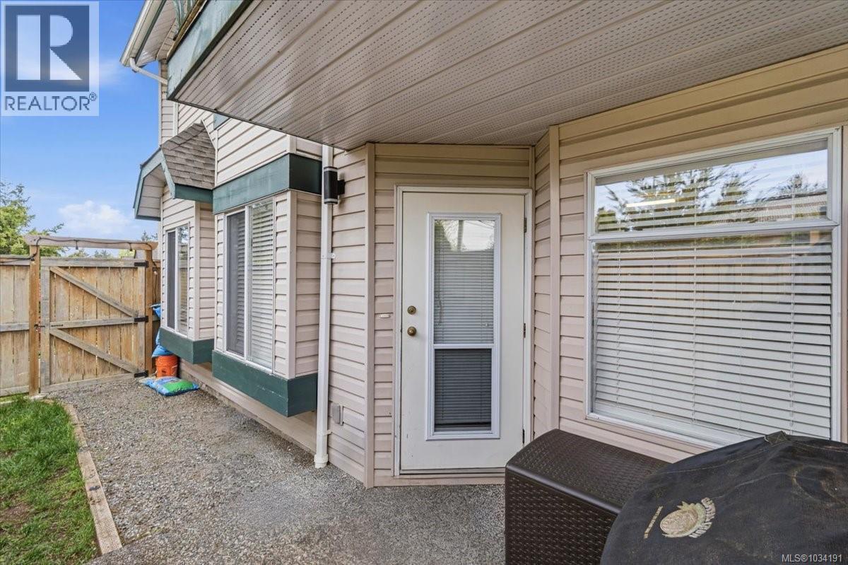 #2 3048 Ross Rd - 18