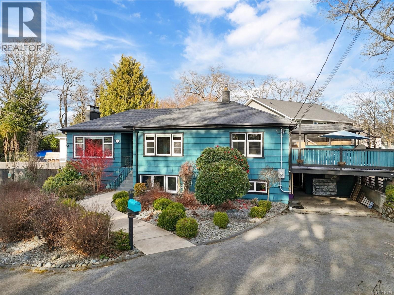 3771 Winston Cres - 2
