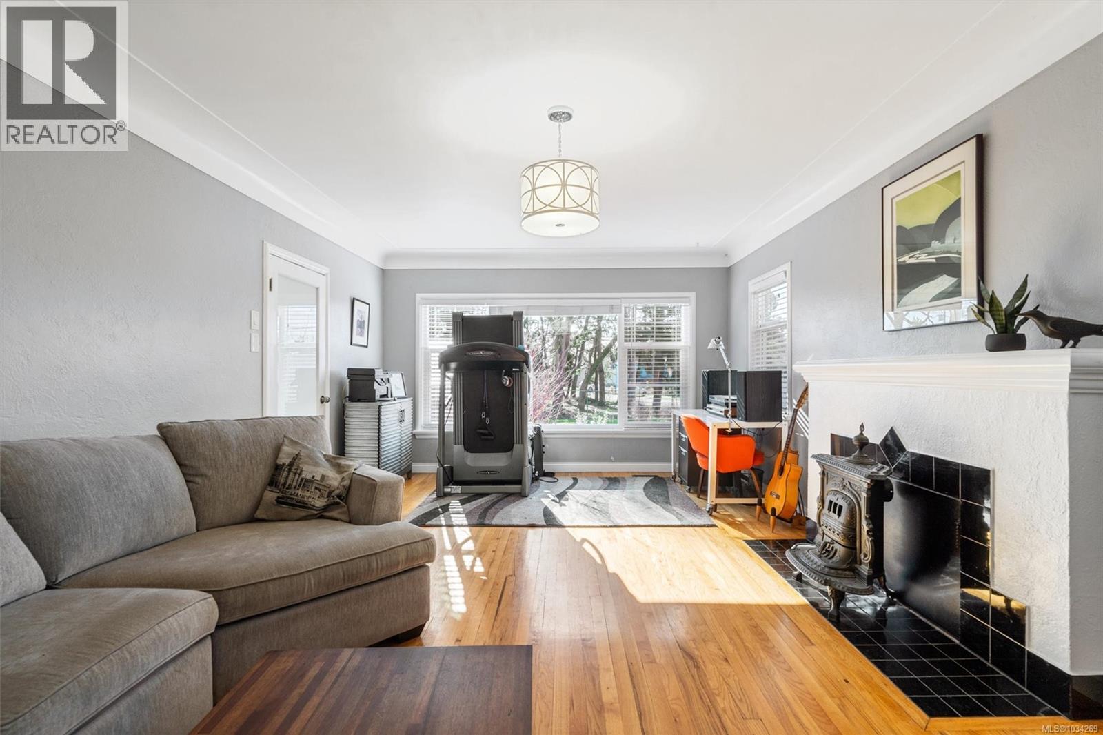 3771 Winston Cres - 7