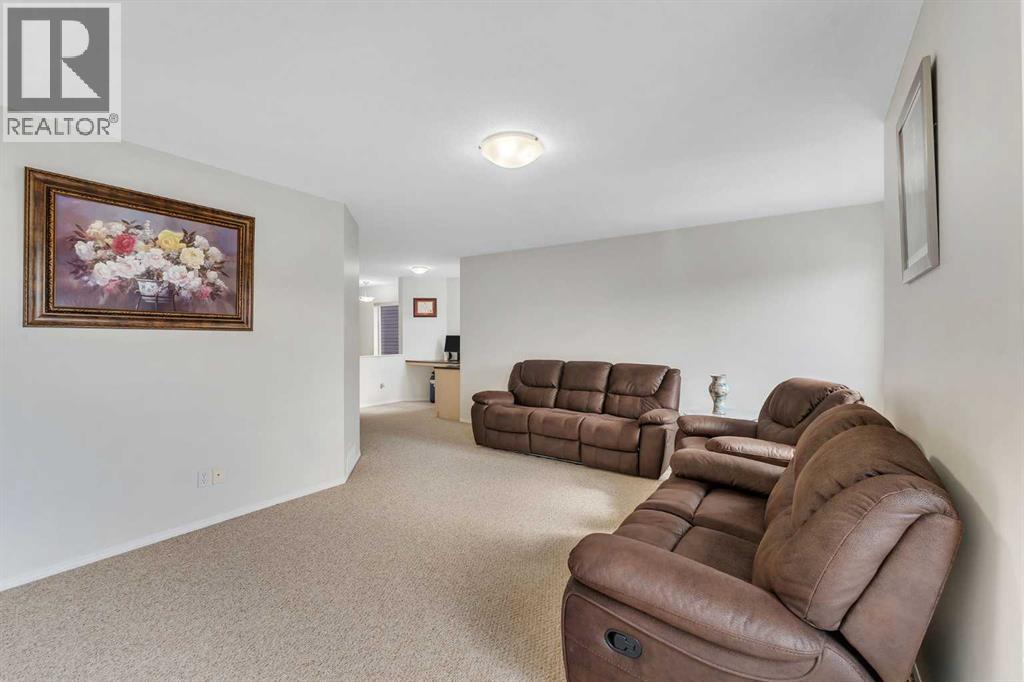 33 saddlecrest Crescent NE - 23