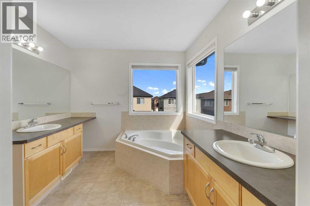 33 saddlecrest Crescent NE - 27