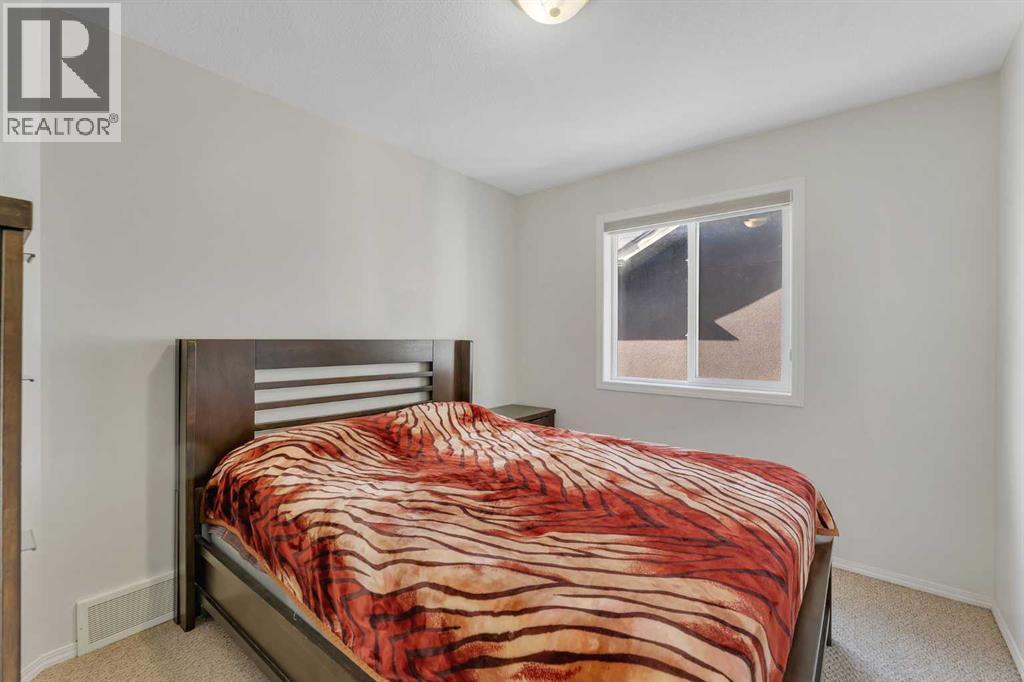 33 saddlecrest Crescent NE - 32