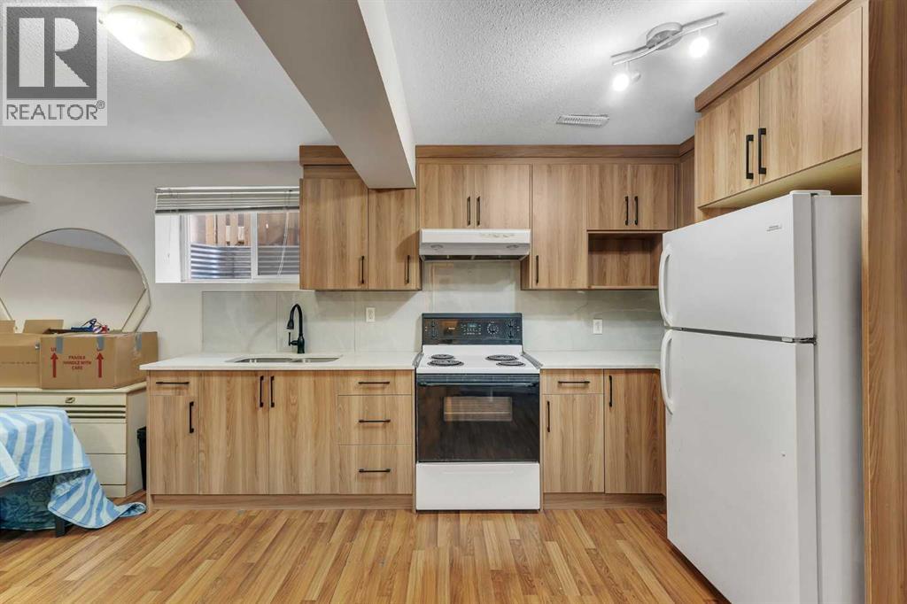 33 saddlecrest Crescent NE - 37