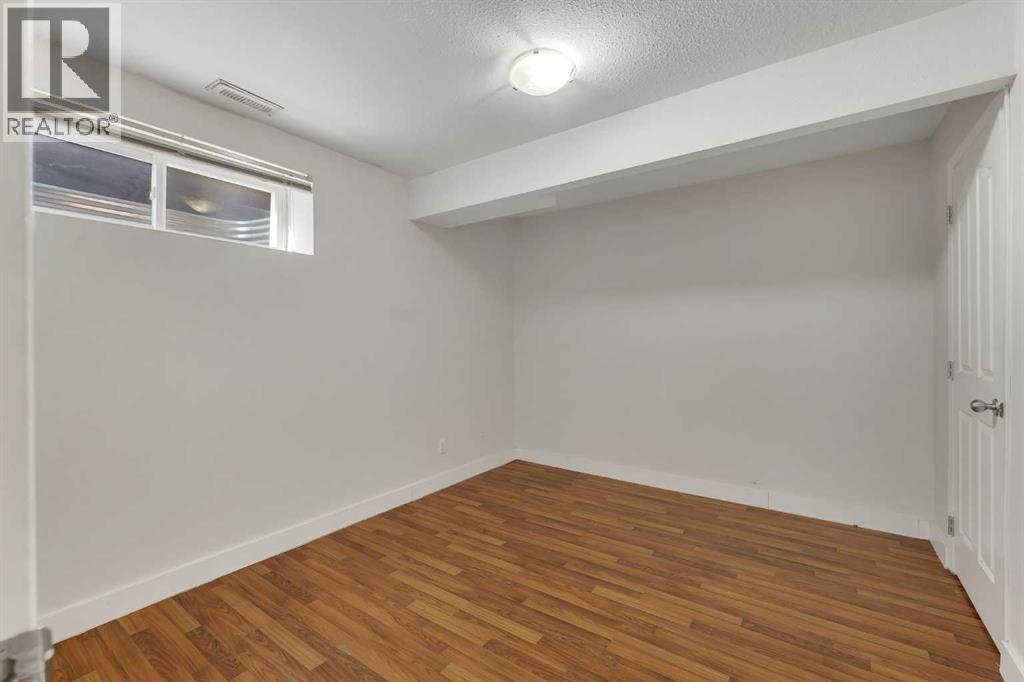 33 saddlecrest Crescent NE - 41