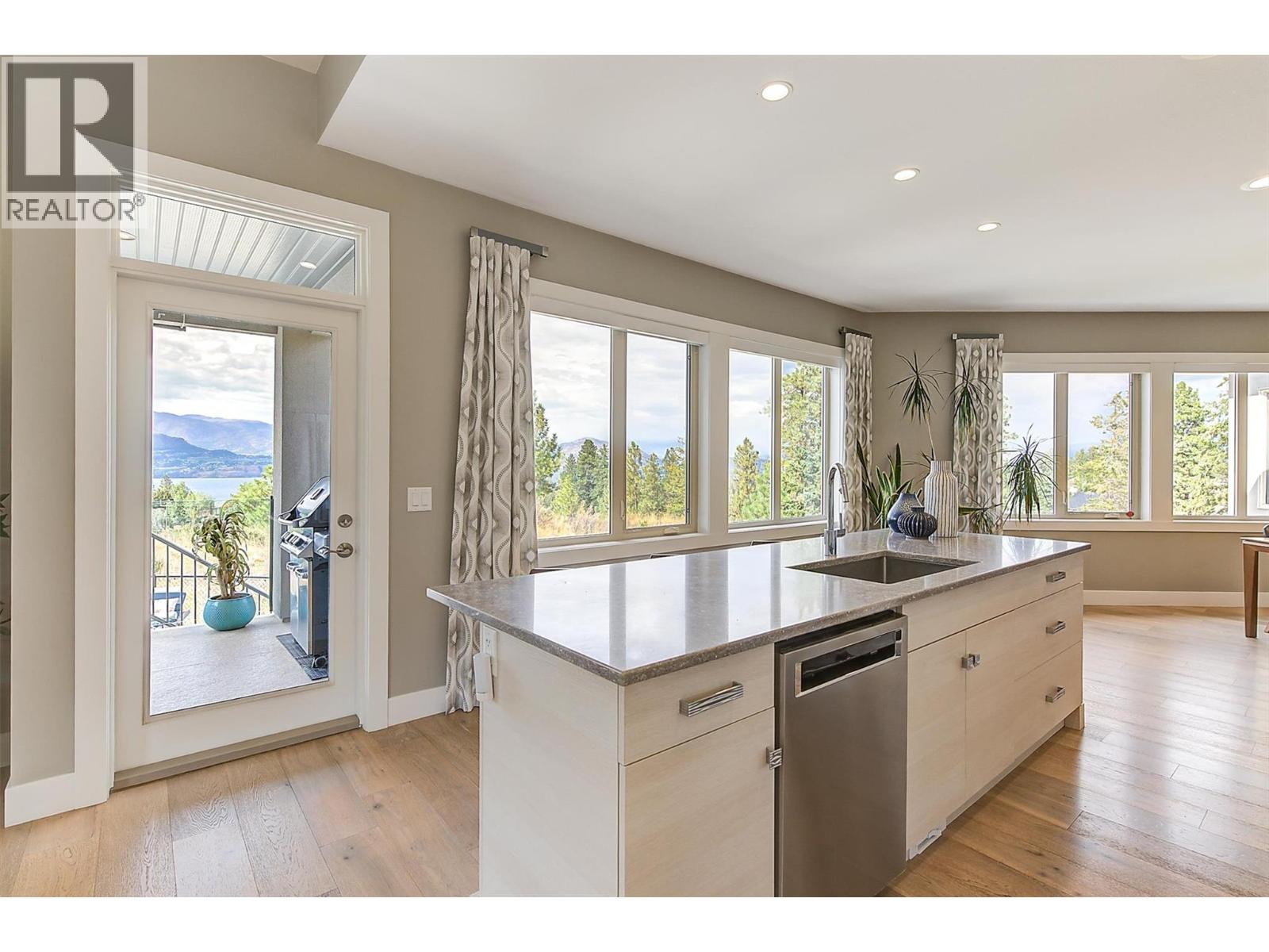514 Quartz Crescent Unit# 6, Kelowna