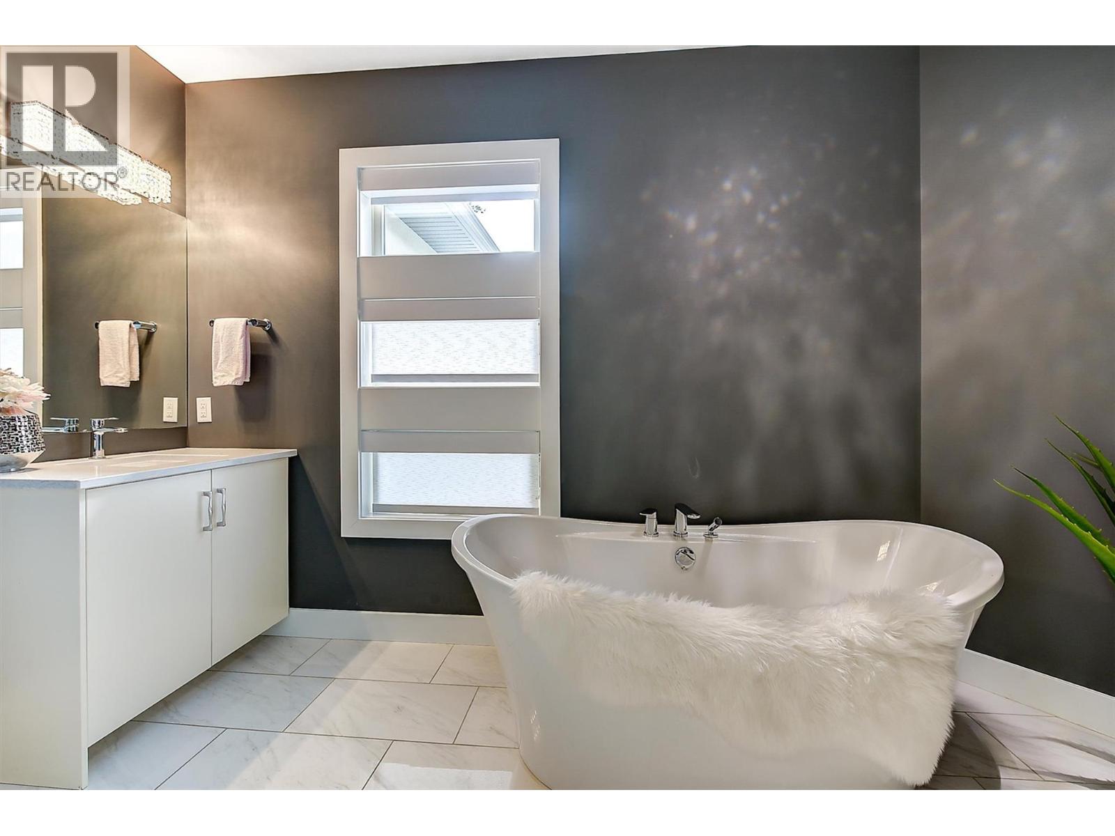 514 Quartz Crescent Unit# 6, Kelowna