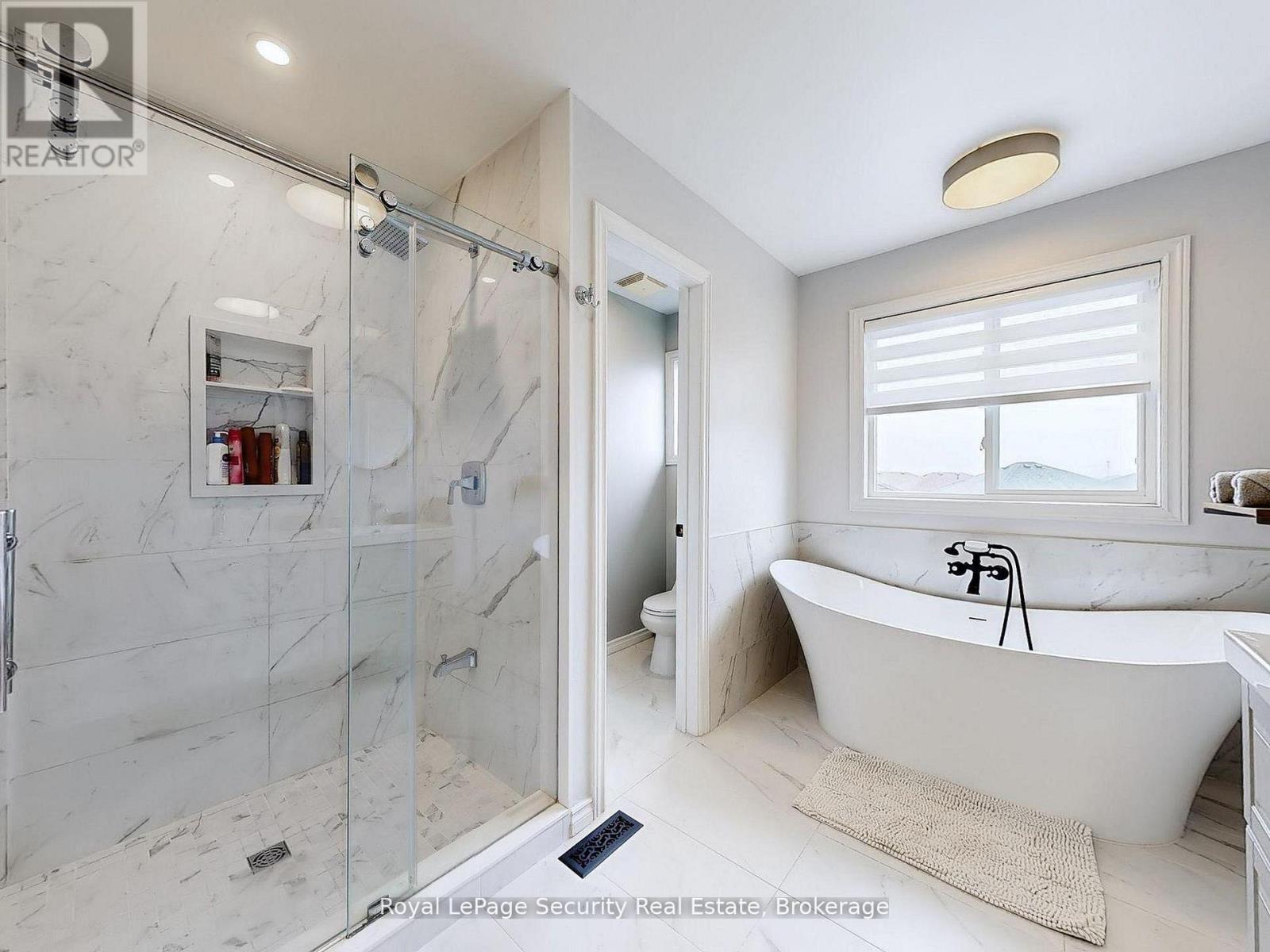 128 DAISEYFIELD CRESCENT - 28