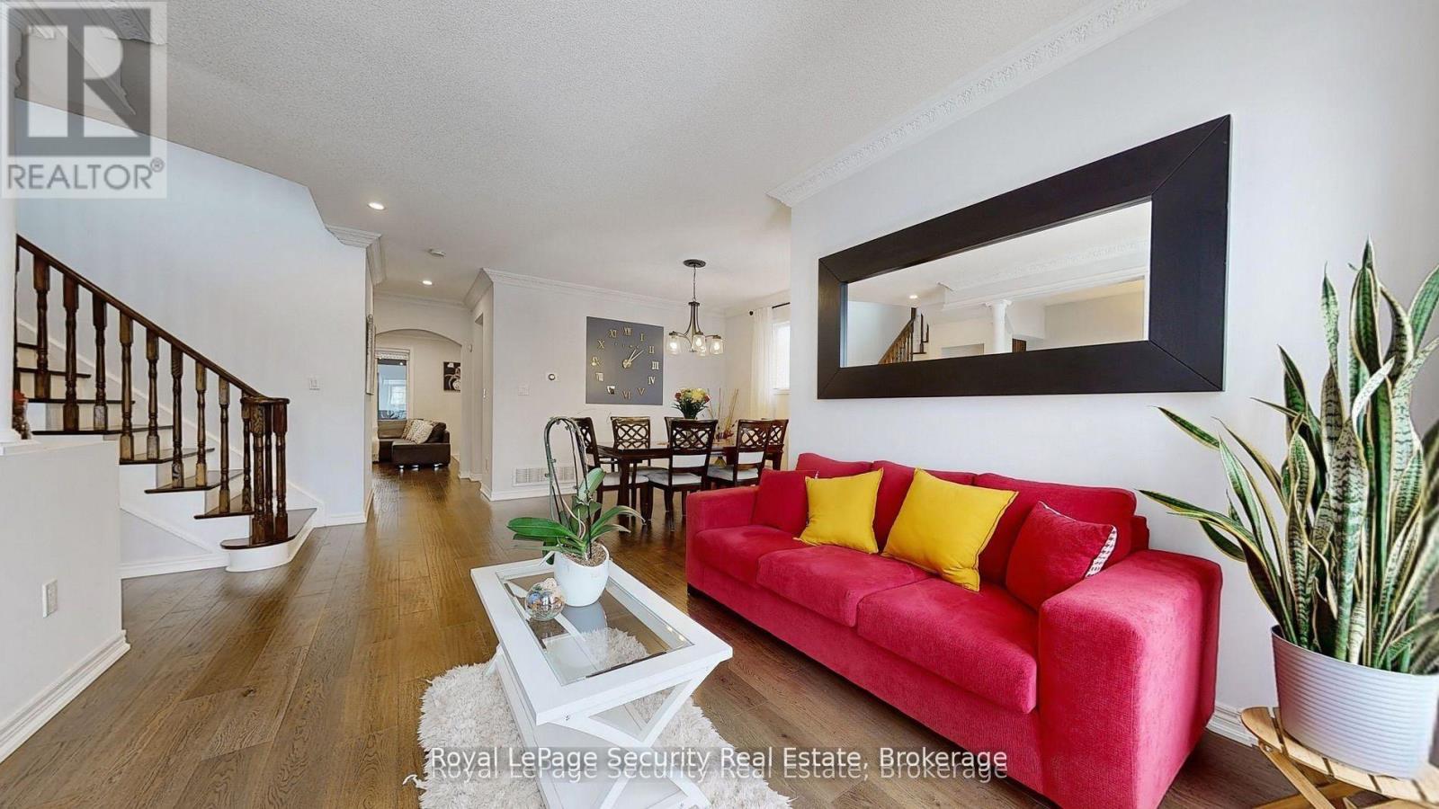 128 DAISEYFIELD CRESCENT - 4