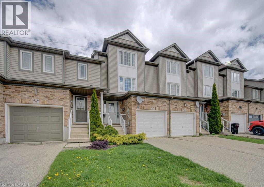 7 RED CLOVER Crescent, Kitchener, Ontario, N2E4G9 — Photo 2