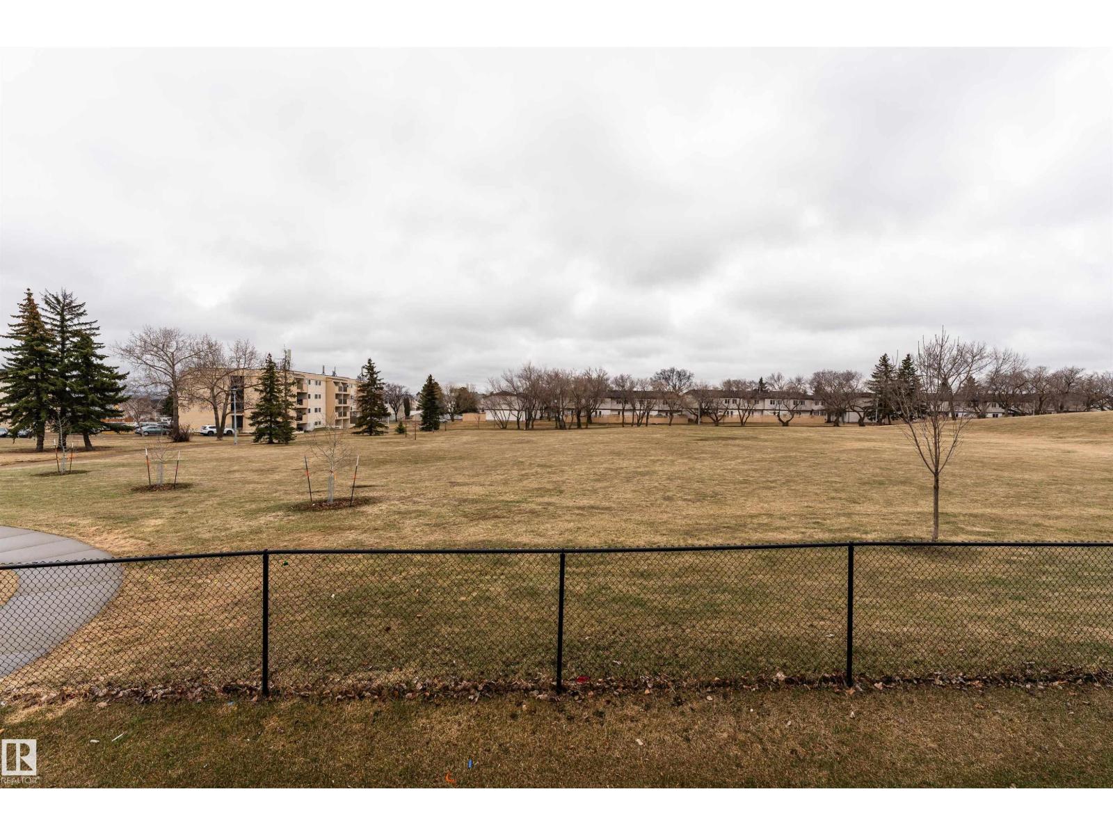 #15 5203 149 AV NW - 13