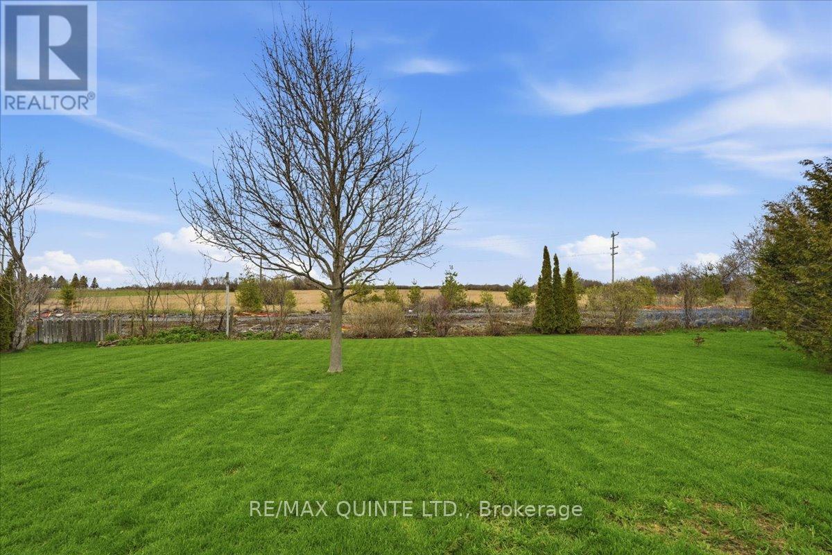 46 LAKE BREEZE COURT - 36