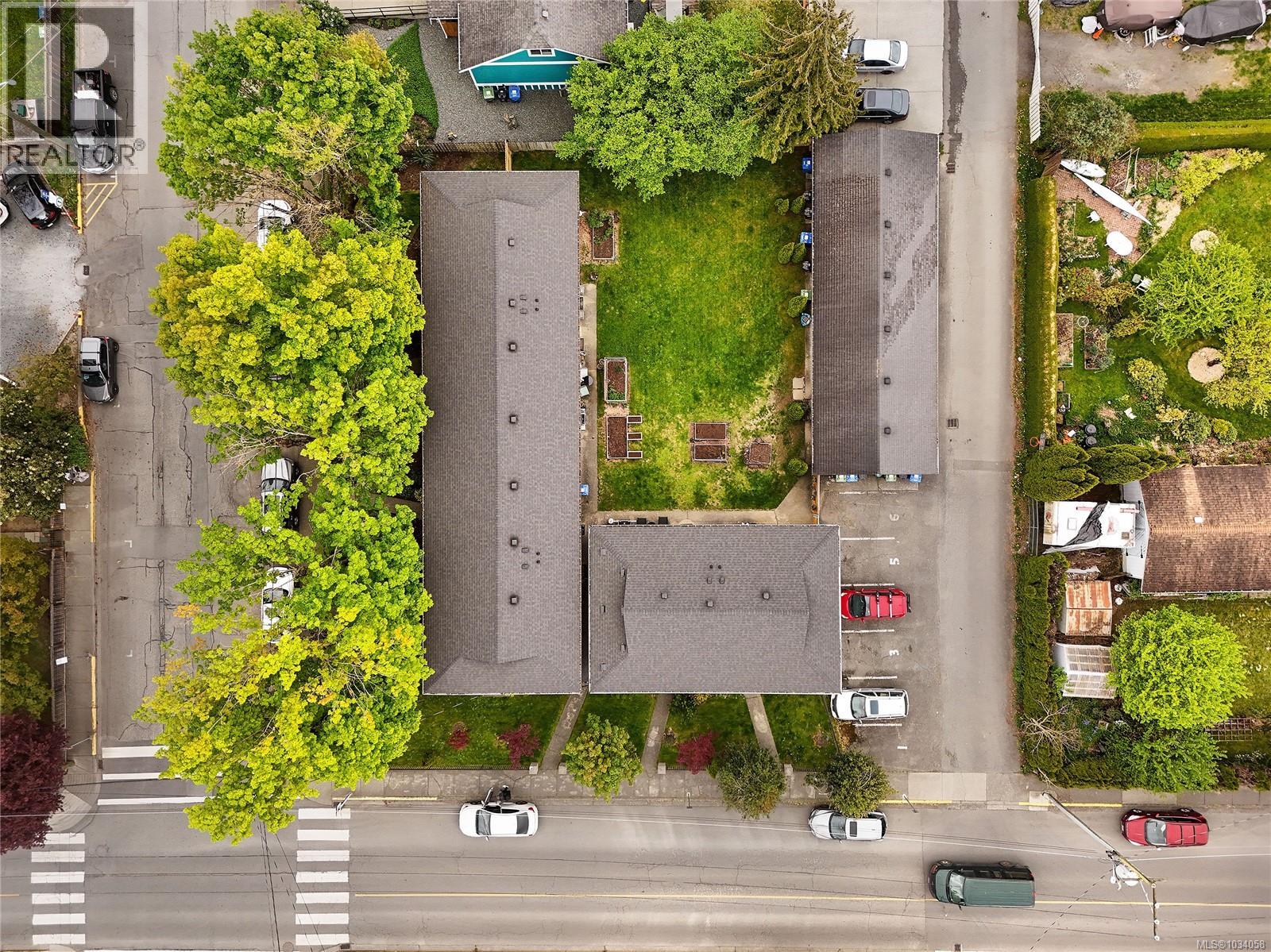 #3 660 JUBILEE St - 37