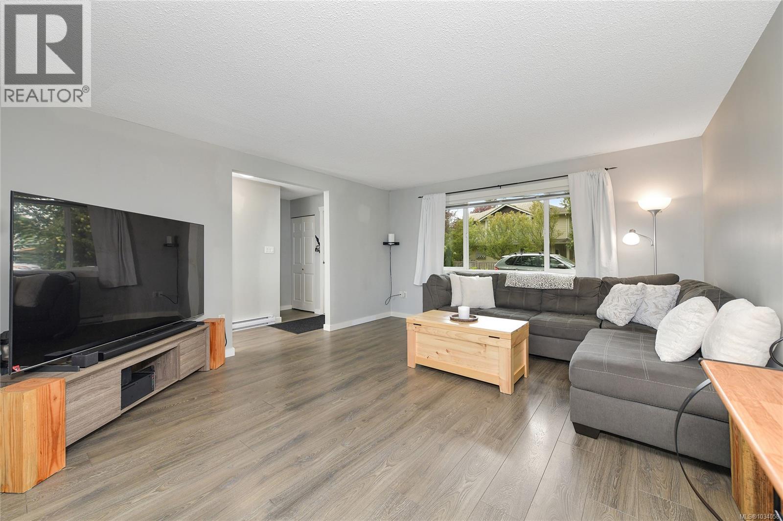 #3 660 JUBILEE St - 4