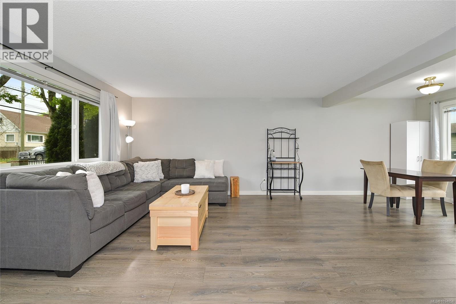 #3 660 JUBILEE St - 6