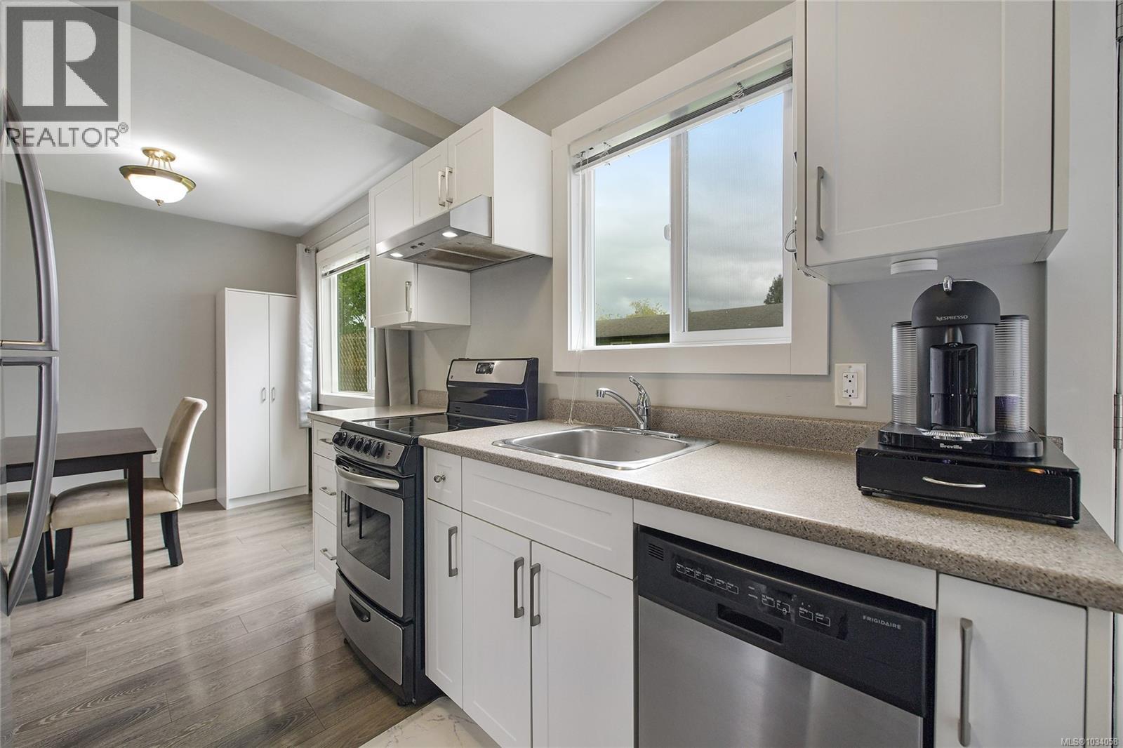 #3 660 JUBILEE St - 8