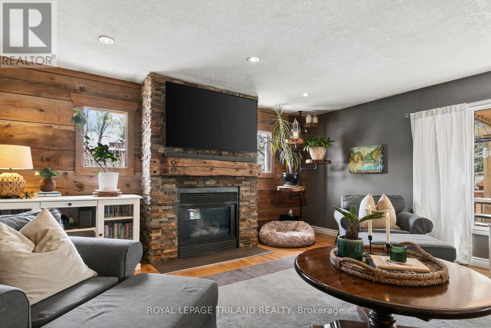 298 SUNSET DRIVE - 16