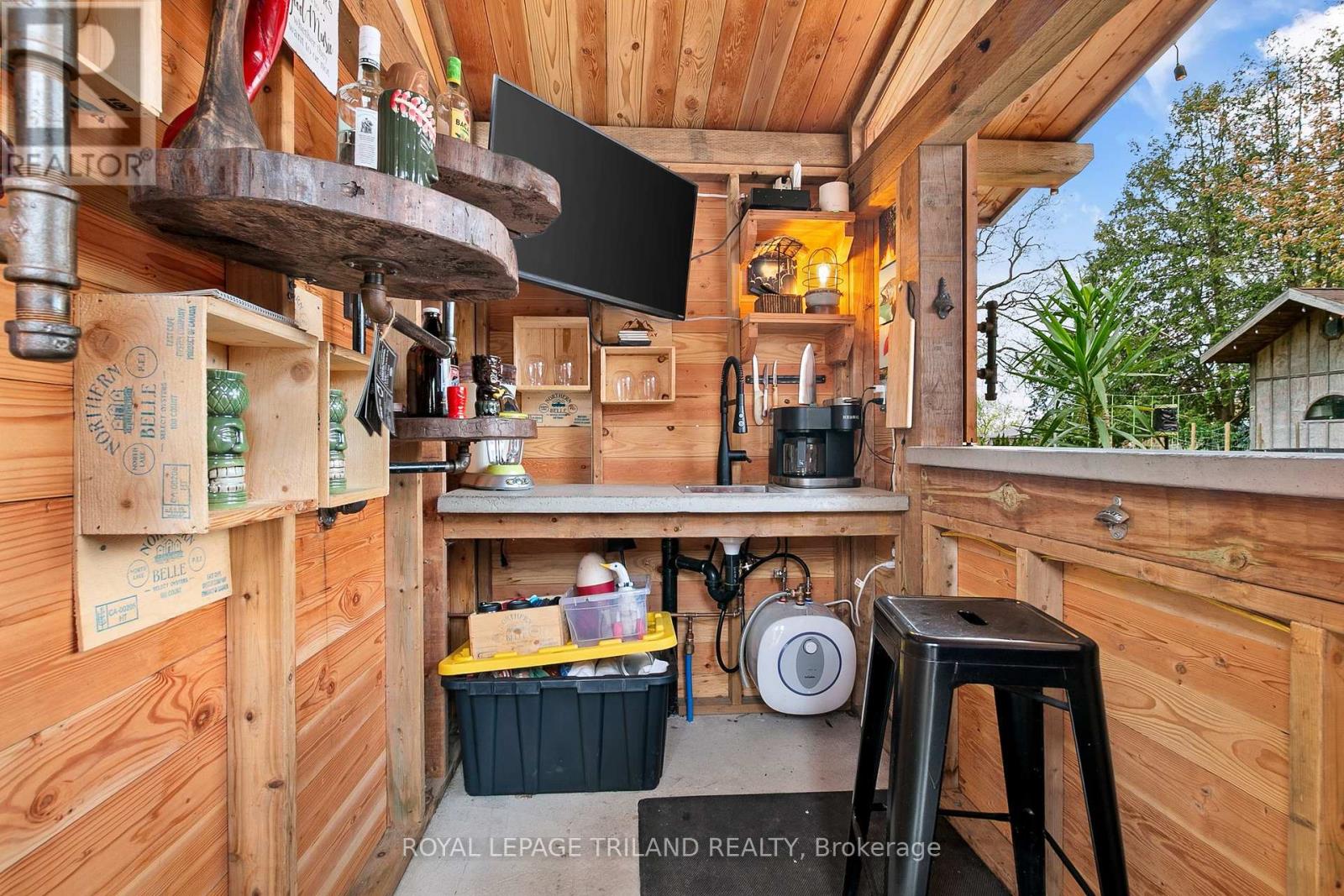 298 SUNSET DRIVE - 29