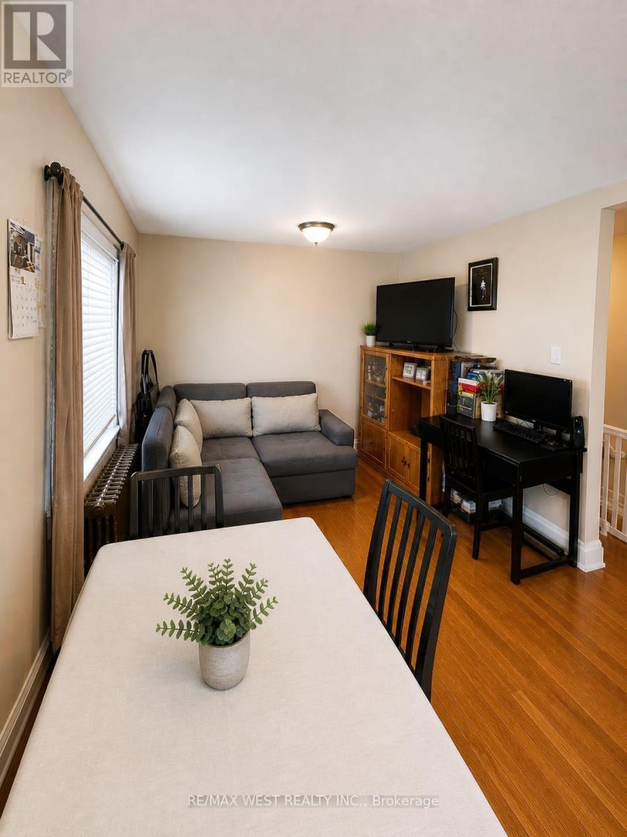 112 SILVERTHORN AVENUE - 12
