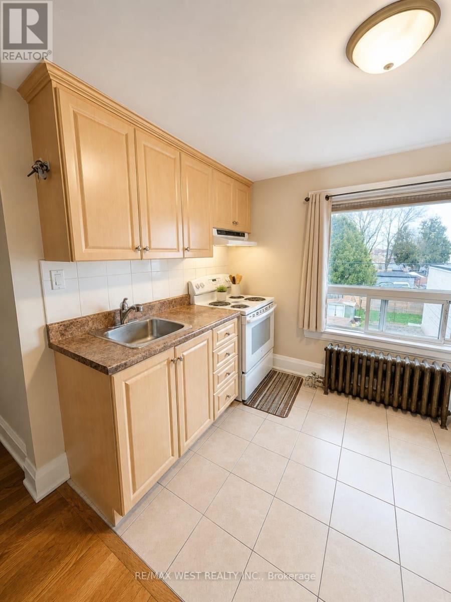 112 SILVERTHORN AVENUE - 17