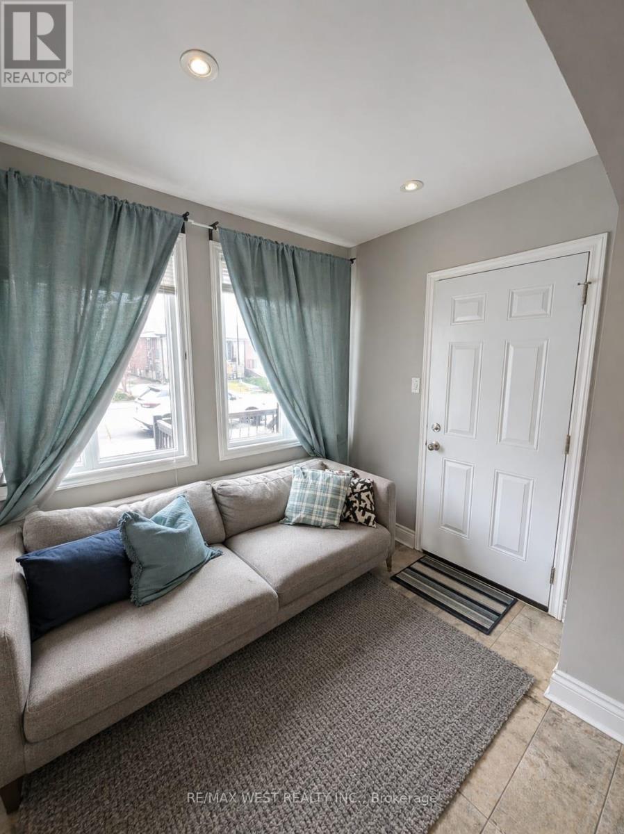 112 SILVERTHORN AVENUE - 3