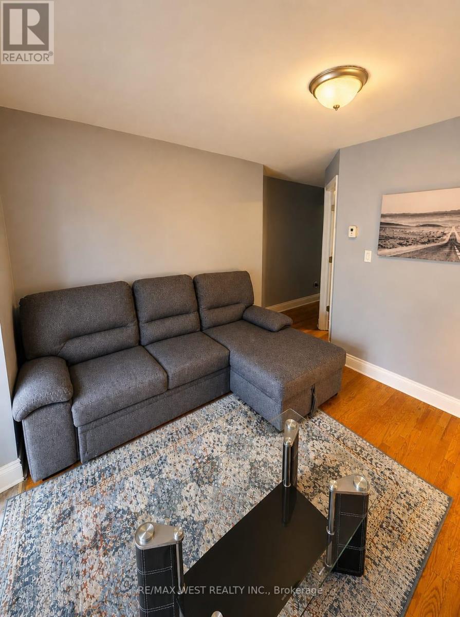112 SILVERTHORN AVENUE - 5