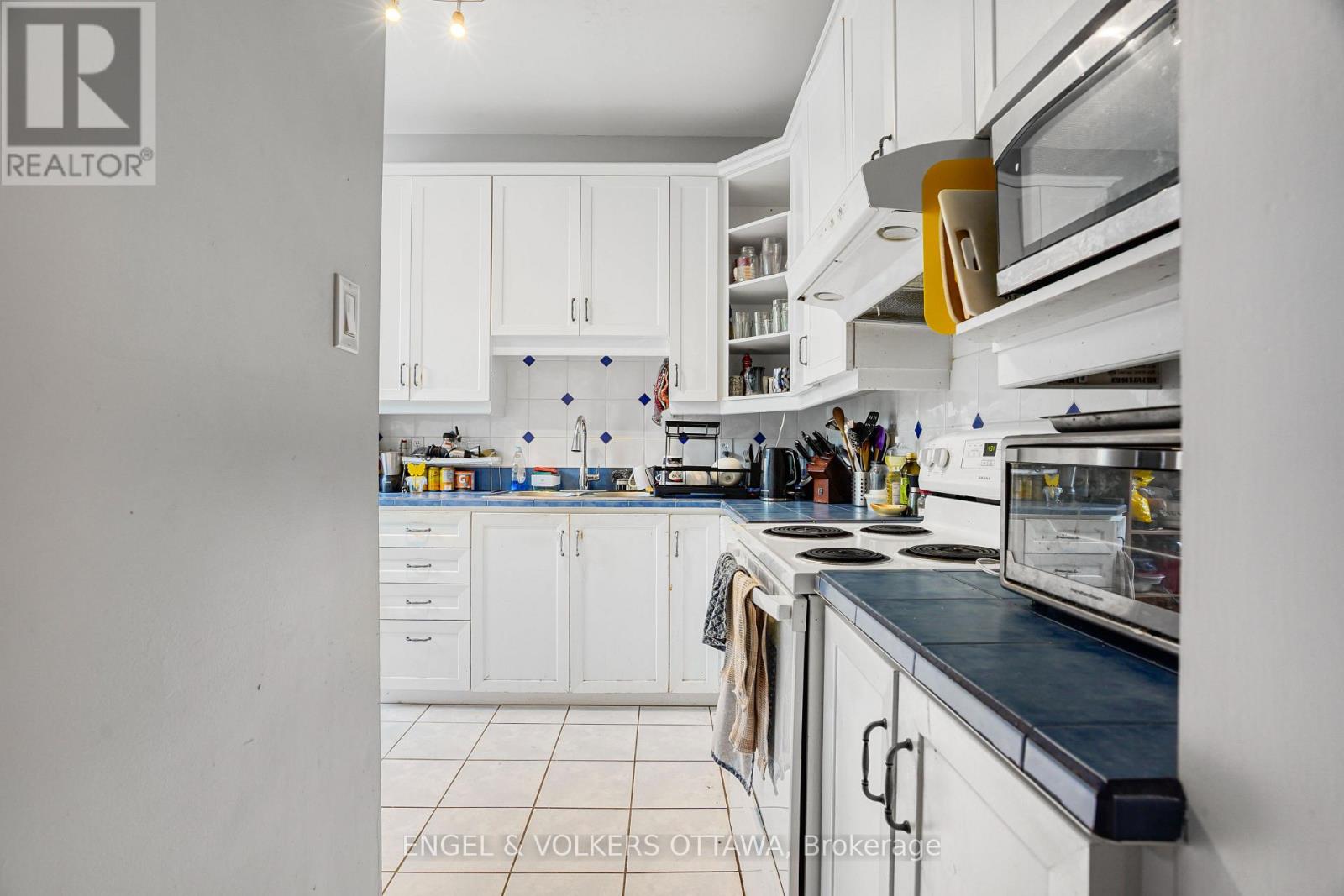 293 SOMERSET STREET E - 5