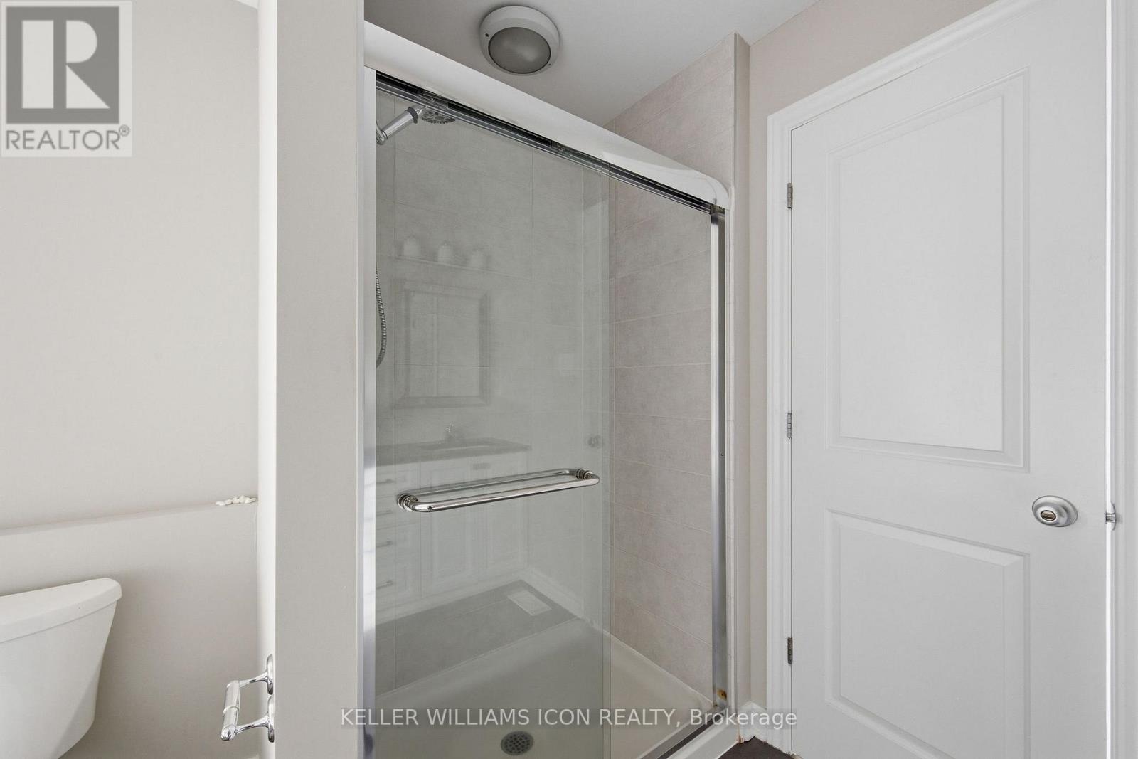 3379 WOODROFFE AVENUE - 31