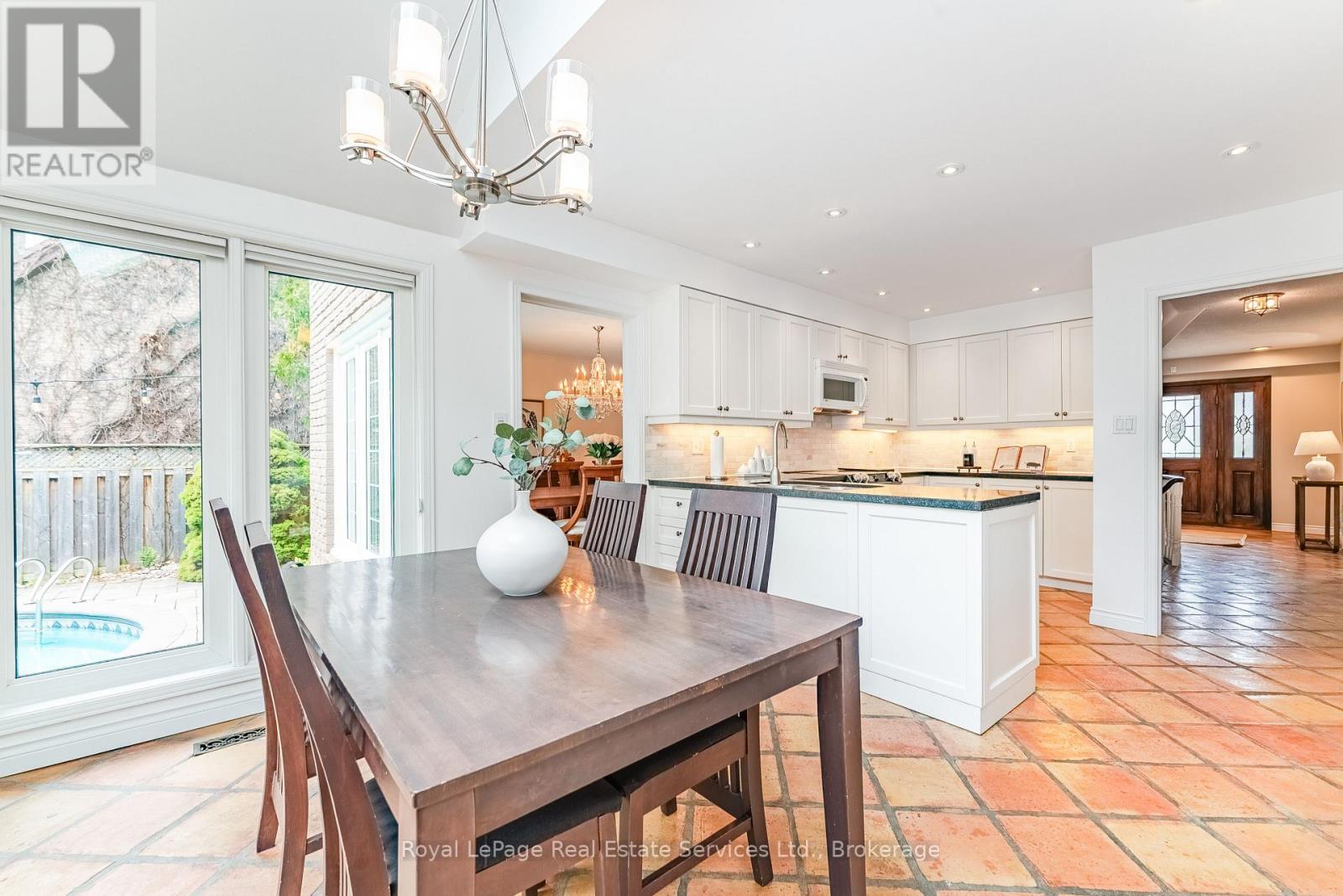 2082 MISSISSAUGA ROAD - 14