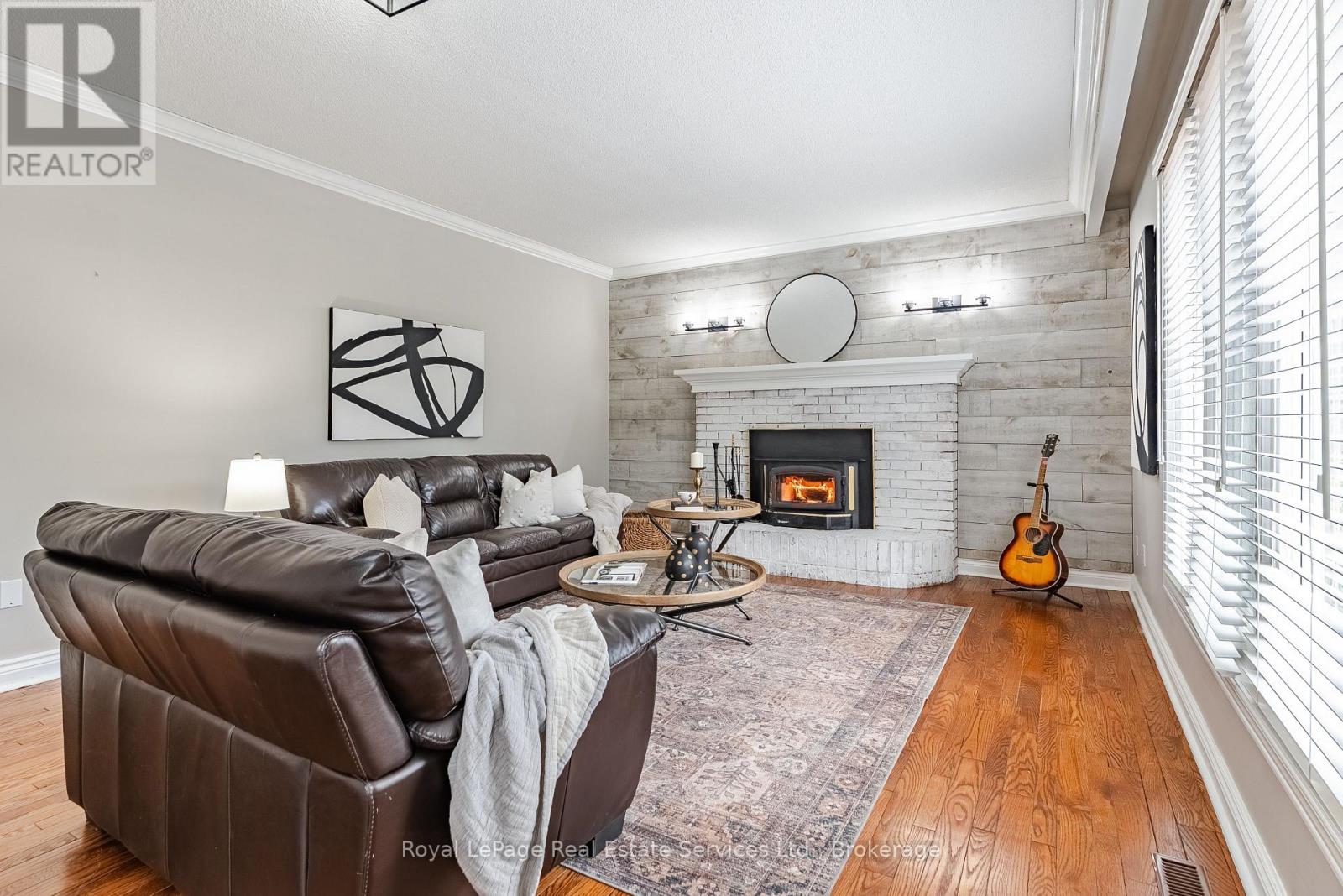 2082 MISSISSAUGA ROAD - 20