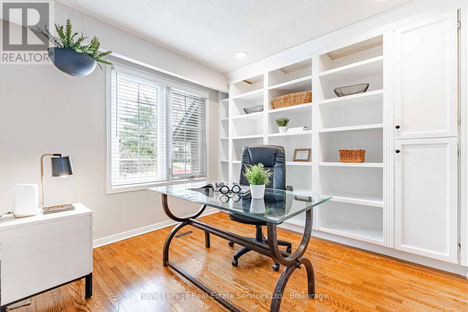 2082 MISSISSAUGA ROAD - 23