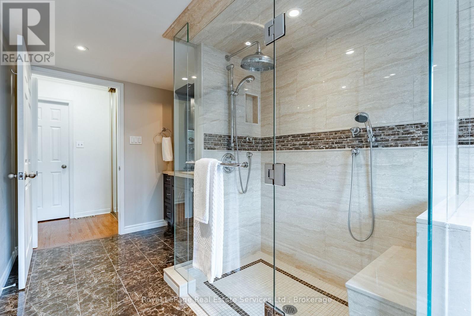 2082 MISSISSAUGA ROAD - 29