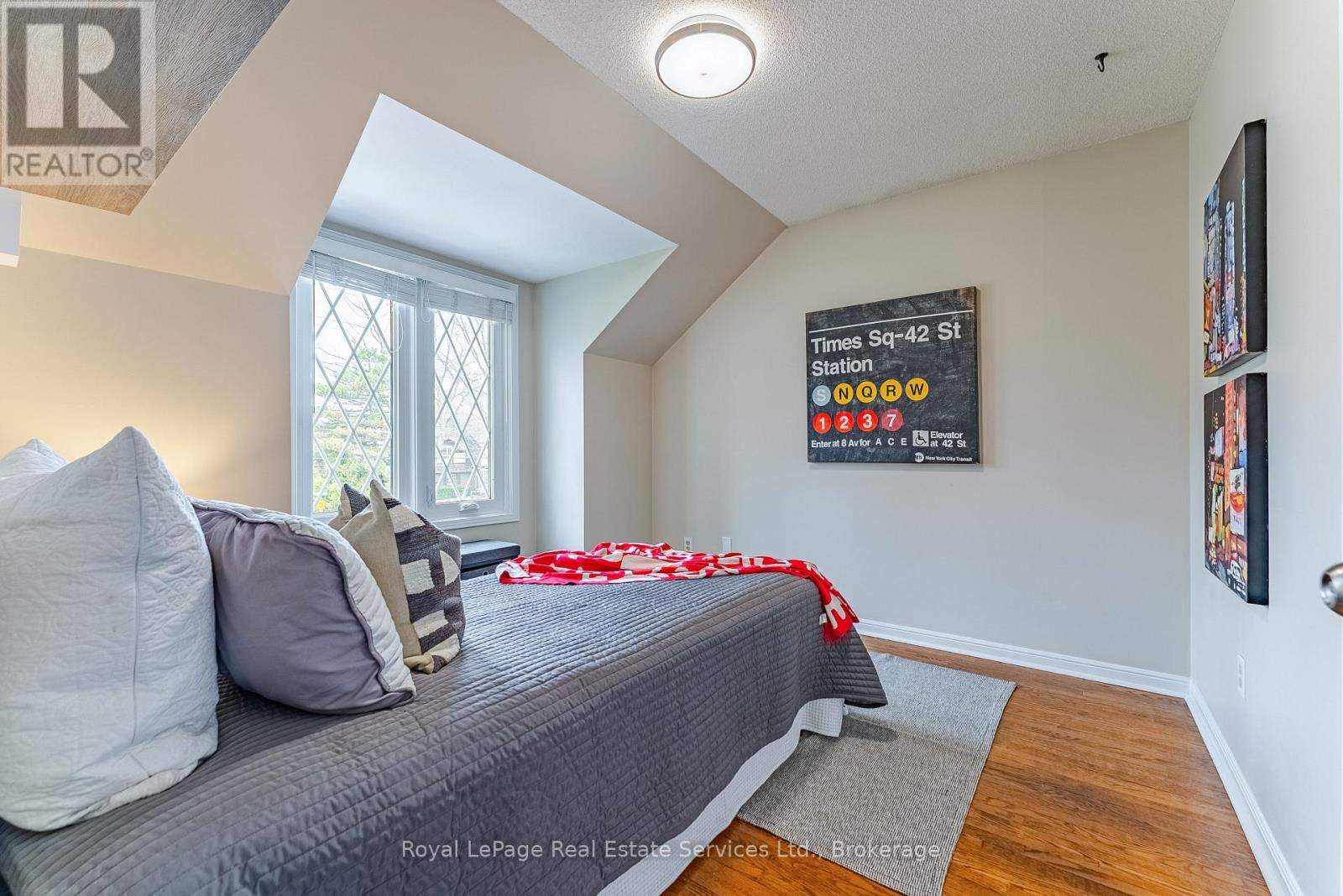 2082 MISSISSAUGA ROAD - 31