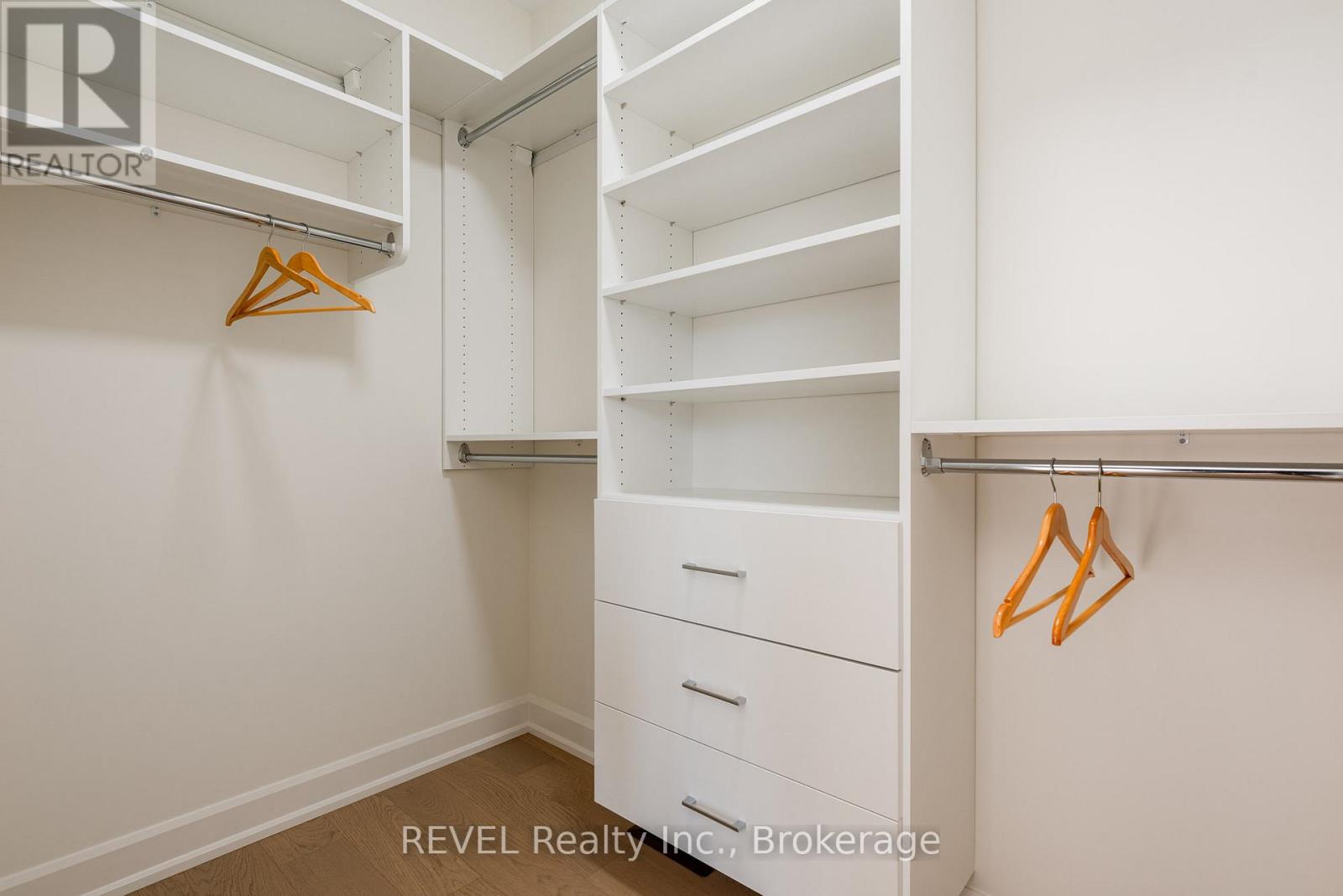 11 STICKLES STREET - 32