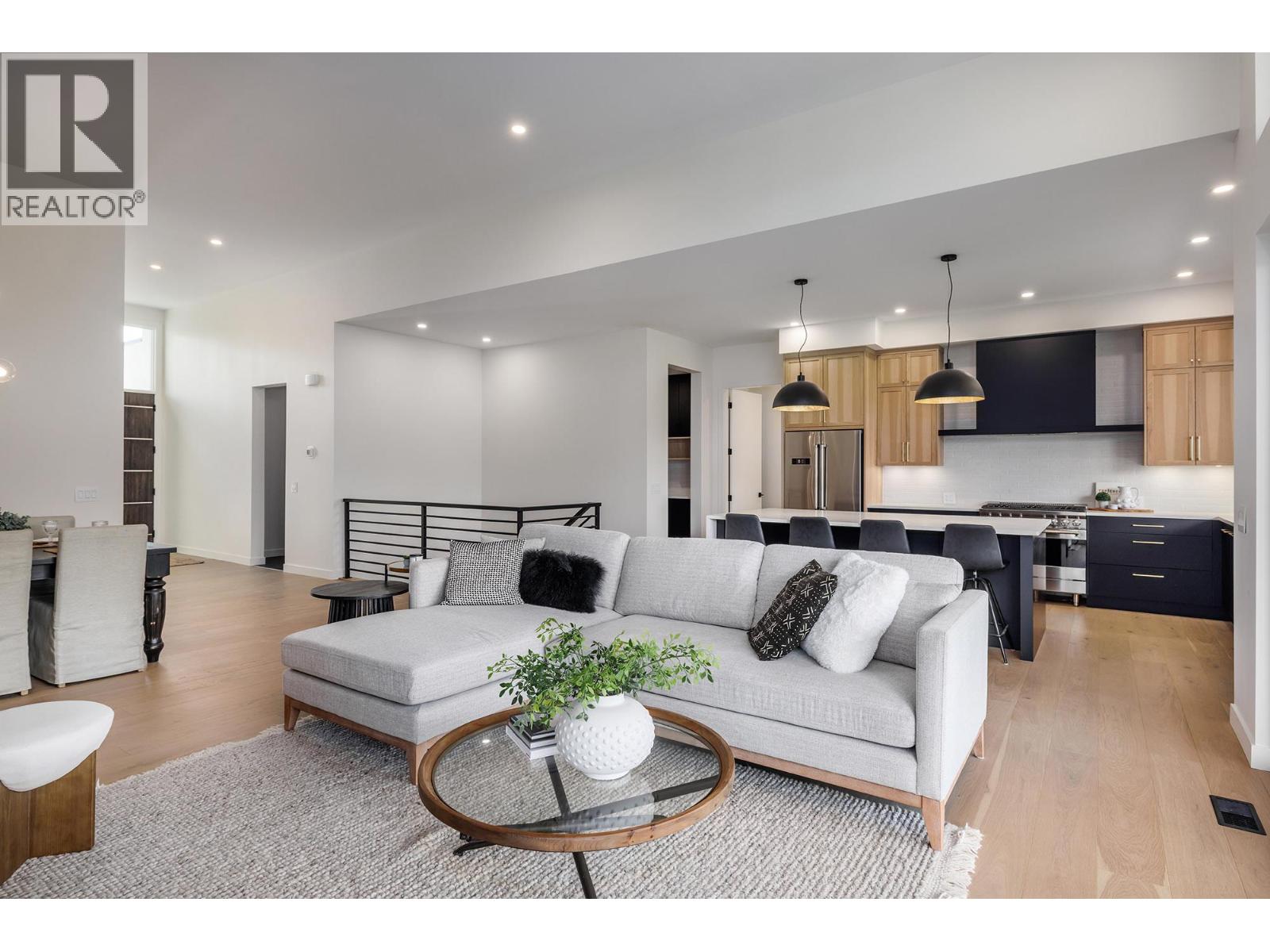 10274 Beacon Hill Drive, Lake Country