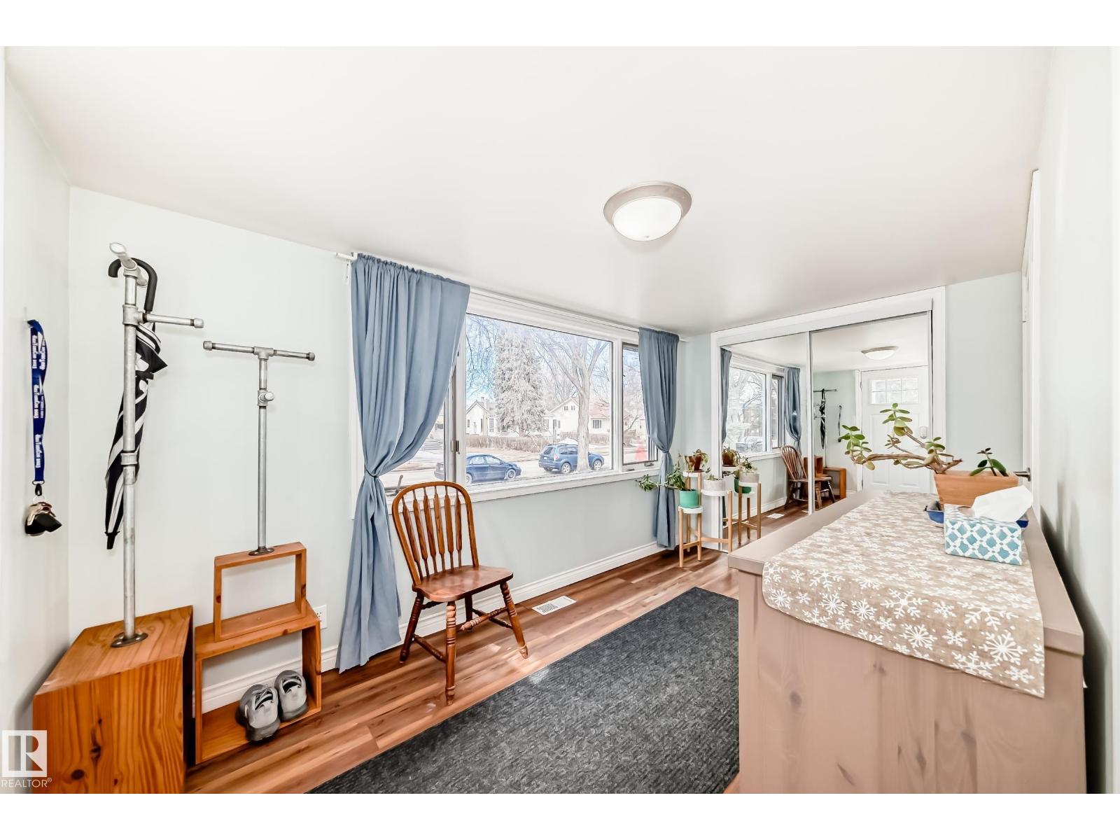 12015 104 ST NW - 9