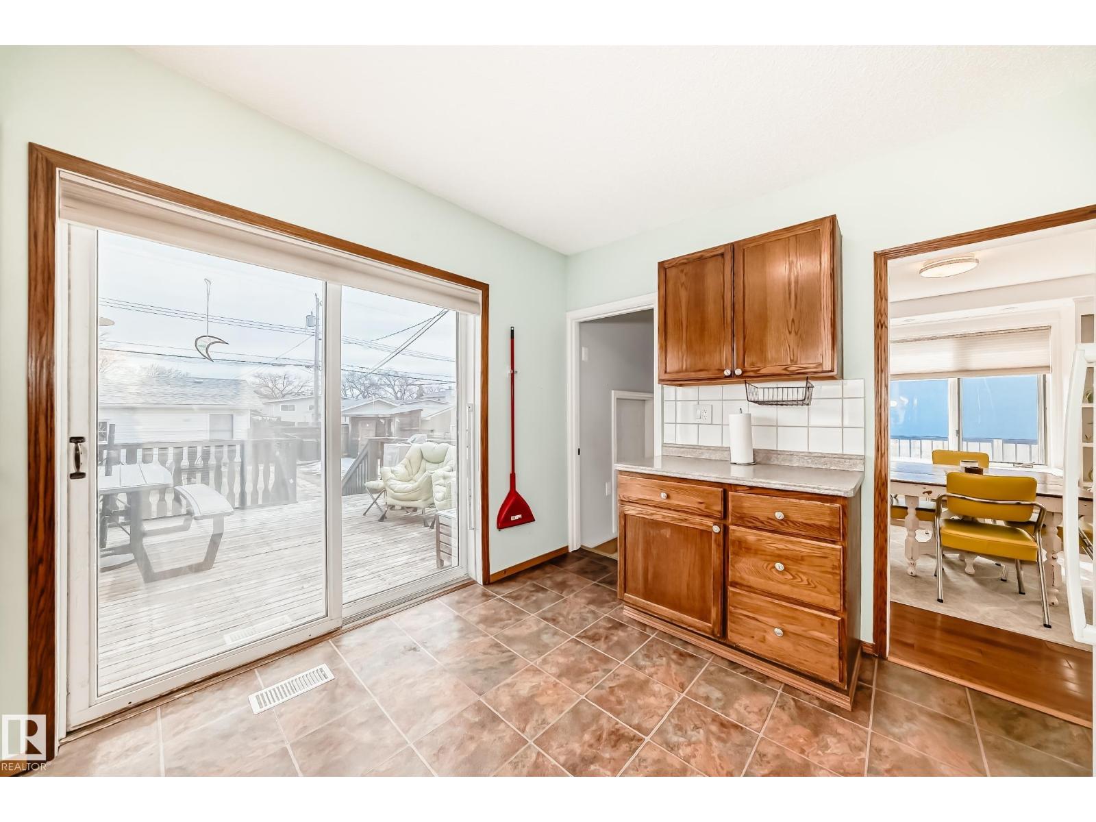 12015 104 ST NW - 13