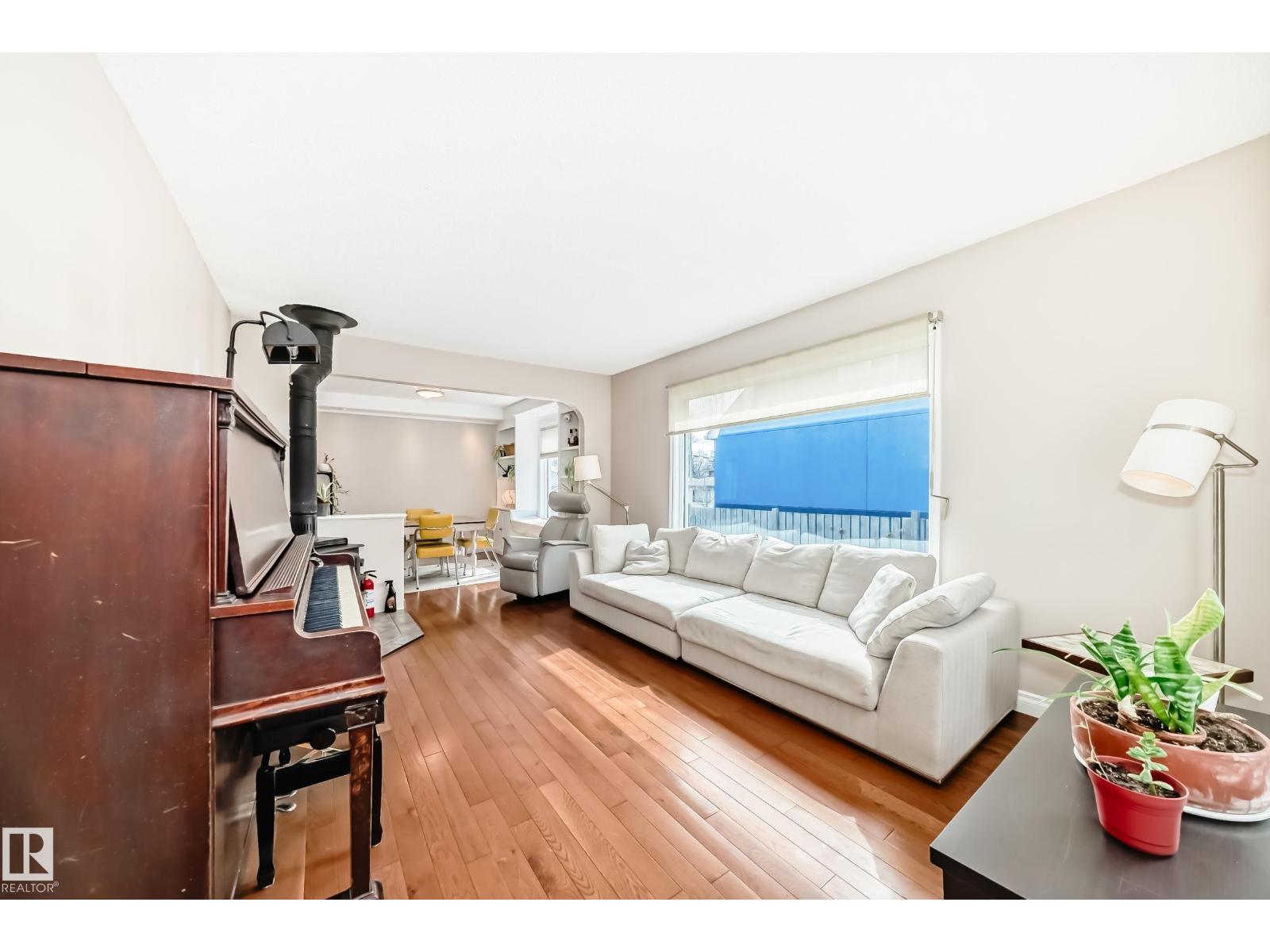 12015 104 ST NW - 22