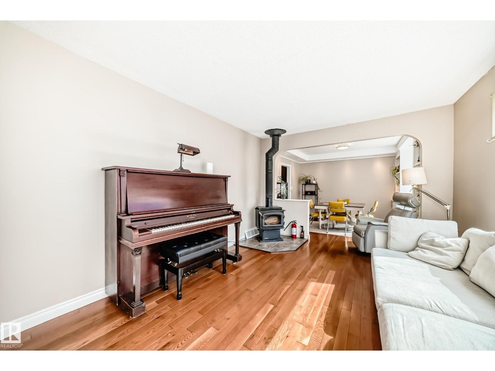 12015 104 ST NW - 21