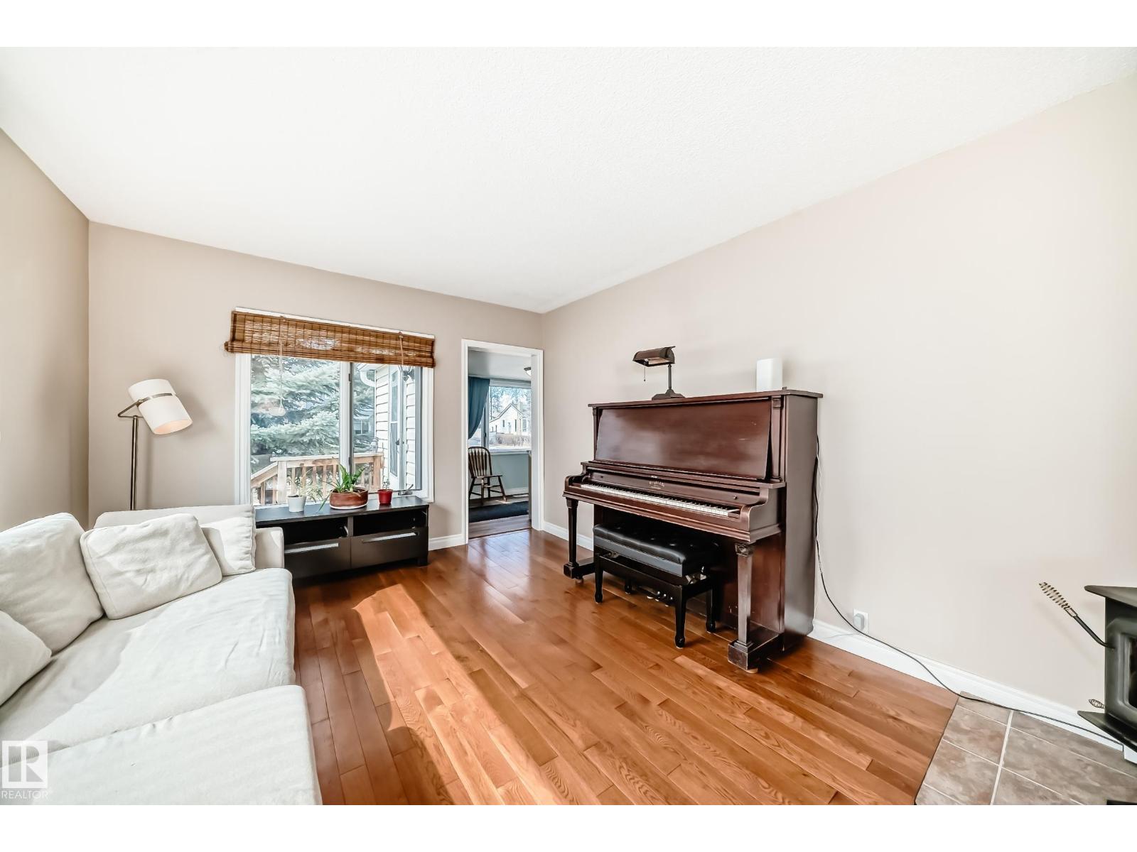 12015 104 ST NW - 20