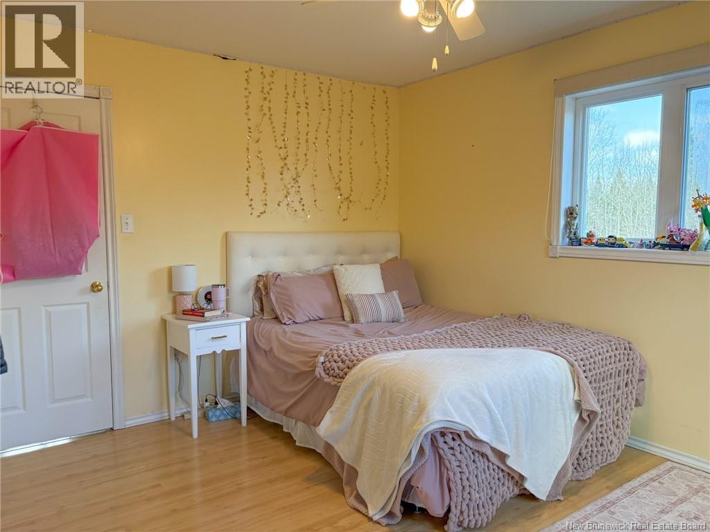 276 Melville Road - 32
